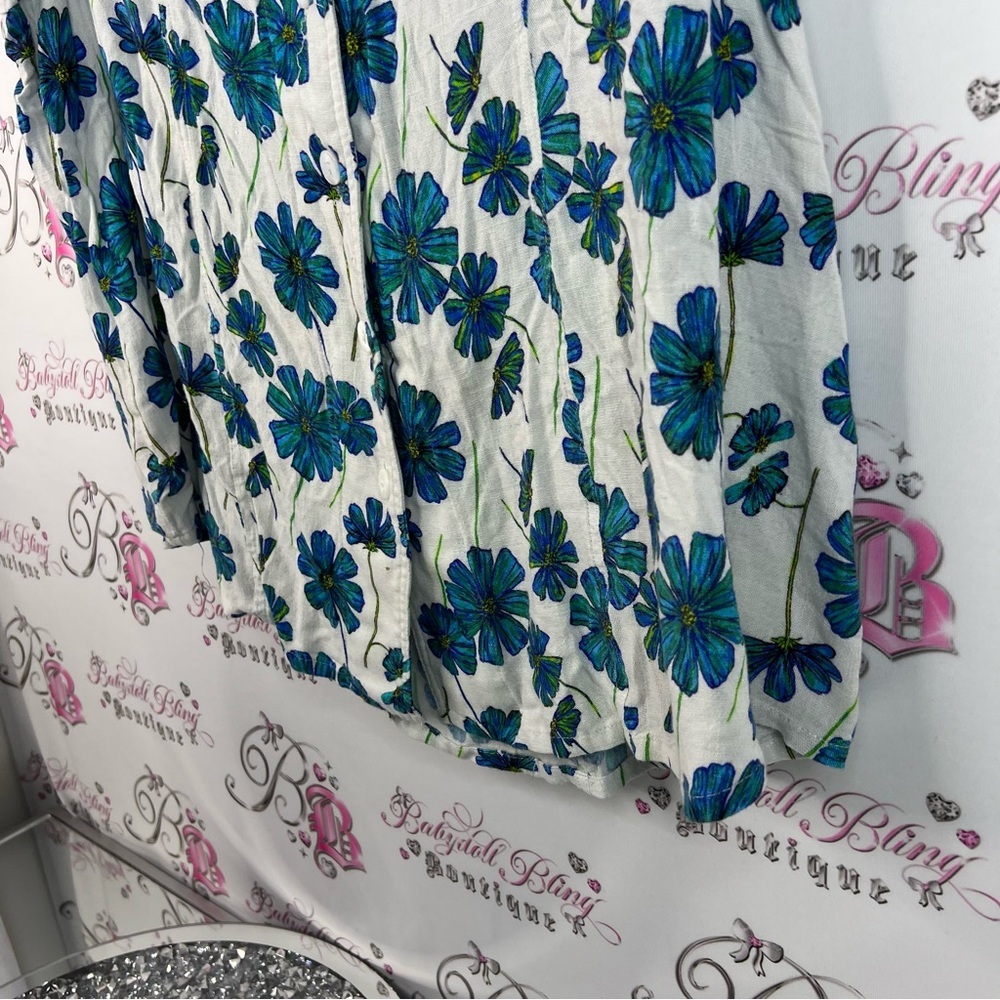 Blue Sky tank top linen and bamboo Floral Button-Up Blouse - Blue and White - Picture 3 of 12